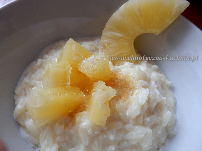 egzotyczny ryż kokosowy z ananasem